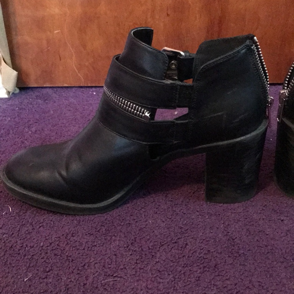 Black Forever 21 ankle boots - Picture 2 of 3